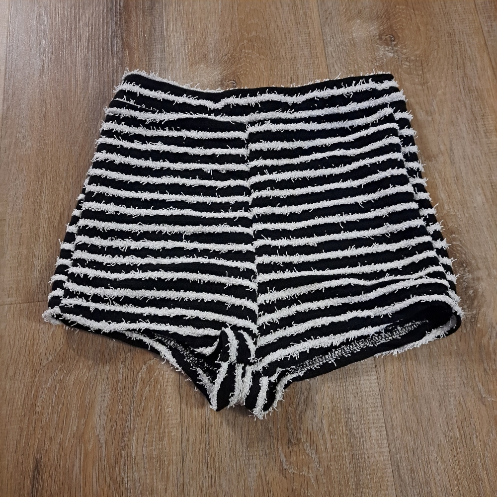 SHEIN Black & White Fuzzy Striped Women's Shorts US Size 2 NWOT